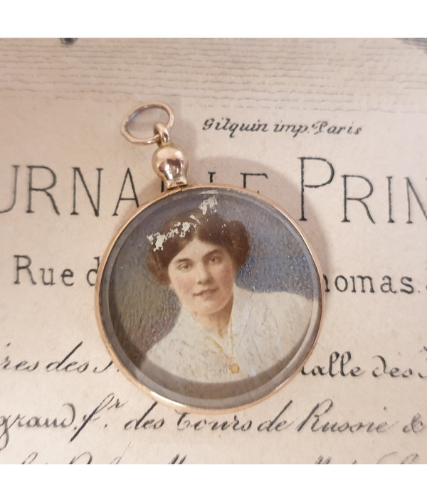 Convertible - An Antique Glass...