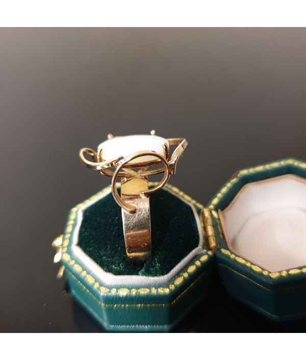 Andamooka Joy: Vintage Solid Opal Ring in 9K YG