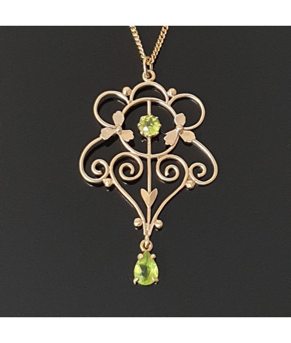 Edwardian Peridot Pendant with Modern Ch...