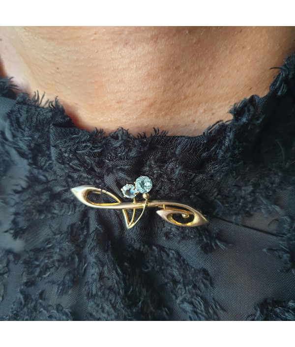 Sold! Topaz Melody: Art Nouveau Brooch in 9K Yellow Gold Sold! Topaz Melody: Art Nouveau Brooch in 9K Yellow Gold