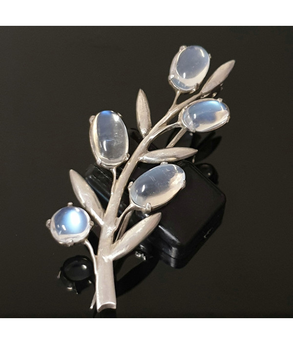 Silver Moon: Vintage Sterling Silver Moonstone Brooch Silver Moon: Vintage Sterling Silver Moonstone Brooch