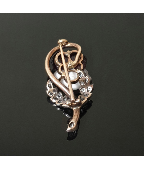 Gems Medley: Carved Moonstone and Garnet Brooch in 14K Rose Gold Gems Medley: Carved Moonstone and Garnet Brooch in 14K Rose Gold