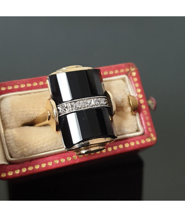 Captivating Column: Art Deco Onyx and Diamond Ring in 10k YG Captivating Column: Art Deco Onyx and Diamond Ring in 10k YG