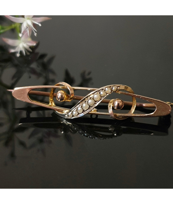 Victorian Seed Pearl Brooch in 9K Gold