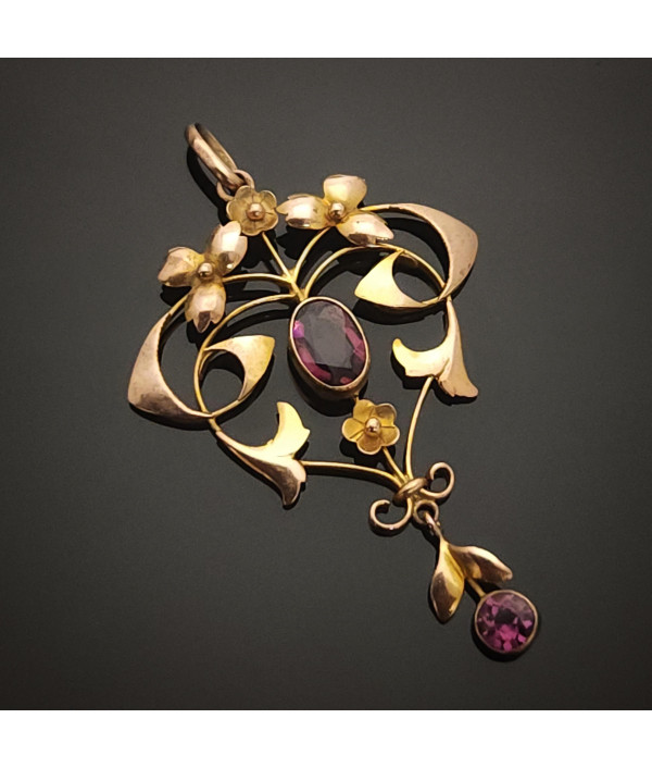 Art Nouveau Garnet Pendant in 9K Yellow ...