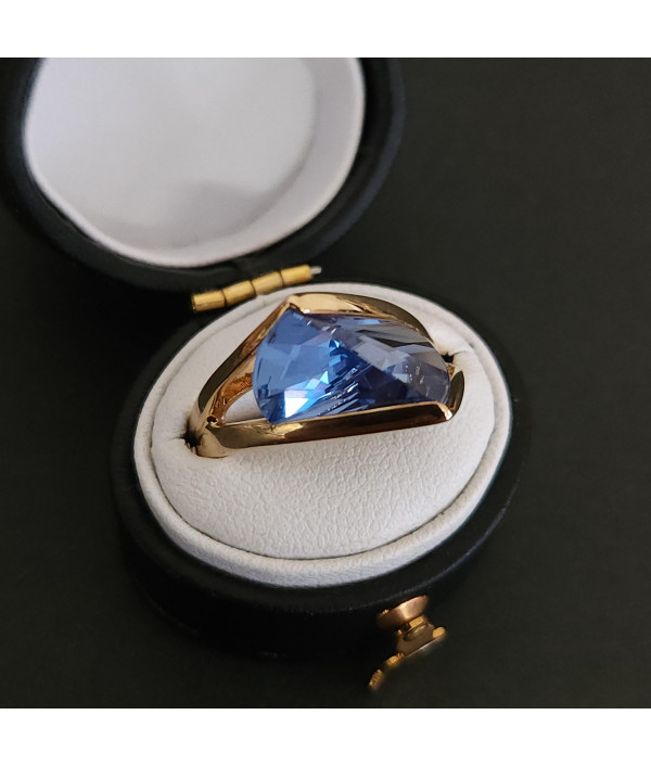 Lighthouse Lens Cut Topaz Ring in 9K Yel...