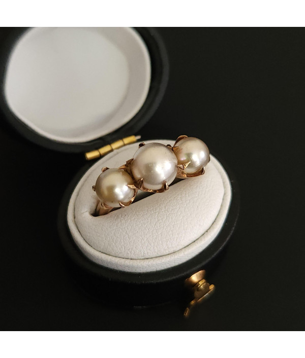 Vintage Triple Pearl Ring in 9k Yellow Gold Vintage Triple Pearl Ring in 9k Yellow Gold