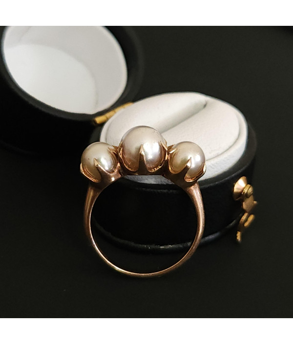 Vintage Triple Pearl Ring in 9k Yellow Gold Vintage Triple Pearl Ring in 9k Yellow Gold