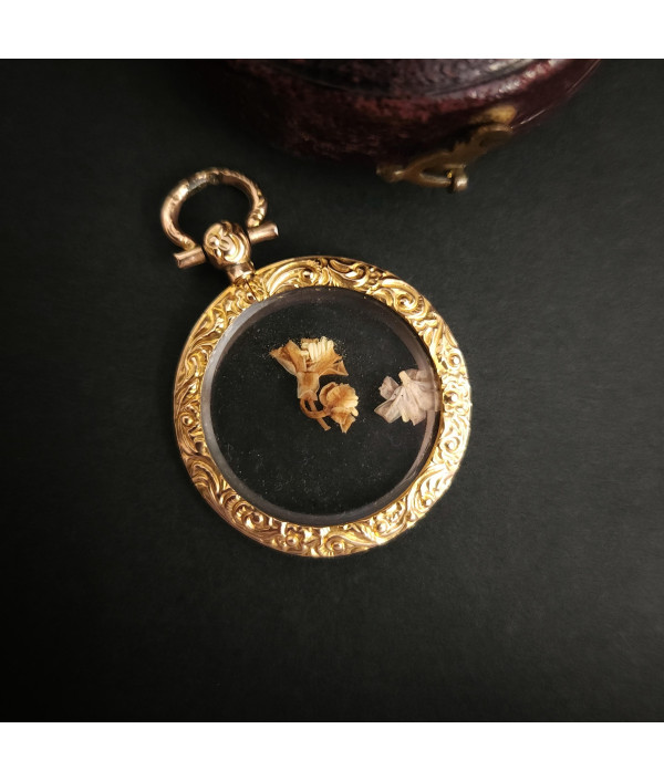 Edwardian Photo locket in 9k Yellow Gold Edwardian Photo locket in 9k Yellow Gold