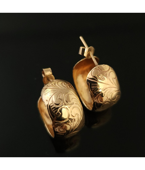 1970's Half Hoop 9 karat Gold Earrings with Engraved Detail 1970's Half Hoop 9 karat Gold Earrings with Engraved Detail