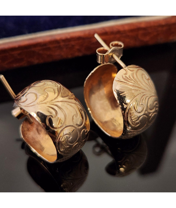 1970's Half Hoop 9 karat Gold Earrings with Engraved Detail 1970's Half Hoop 9 karat Gold Earrings with Engraved Detail