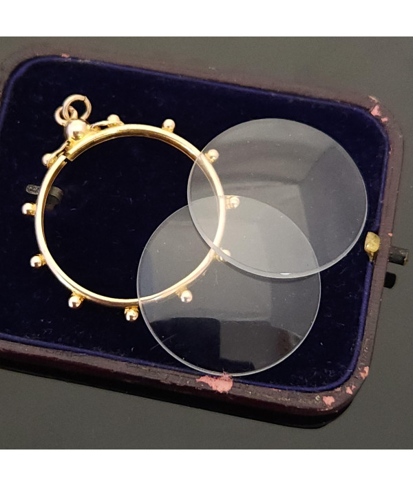 Double-sided Dome Glass Photo locket in 9K Yellow Gold Double-sided Dome Glass Photo locket in 9K Yellow Gold