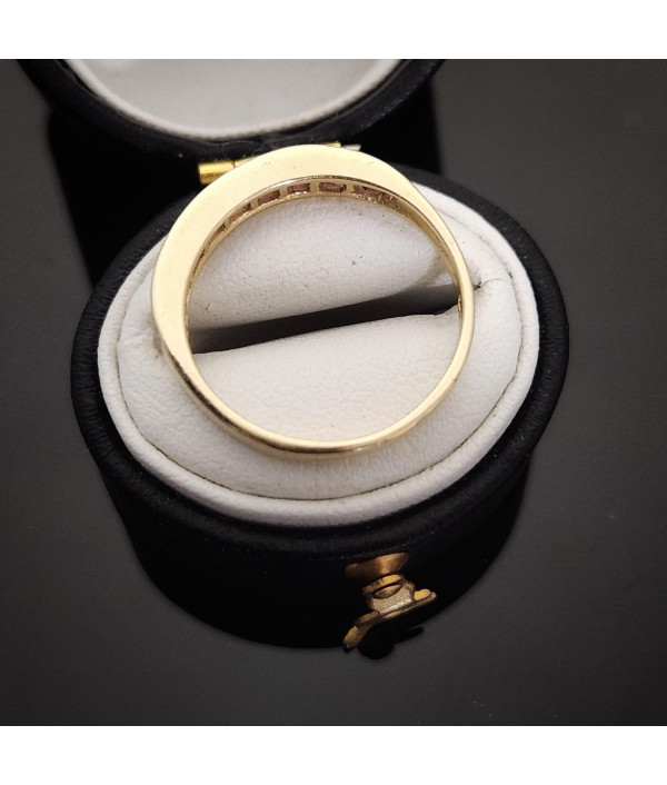 Channel Set Amethyst Ring in 9k Yellow Gold Channel Set Amethyst Ring in 9k Yellow Gold