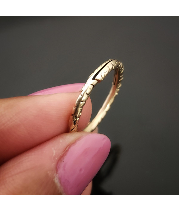 Small Victorian Split Ring in 15k Gold Small Victorian Split Ring in 15k Gold
