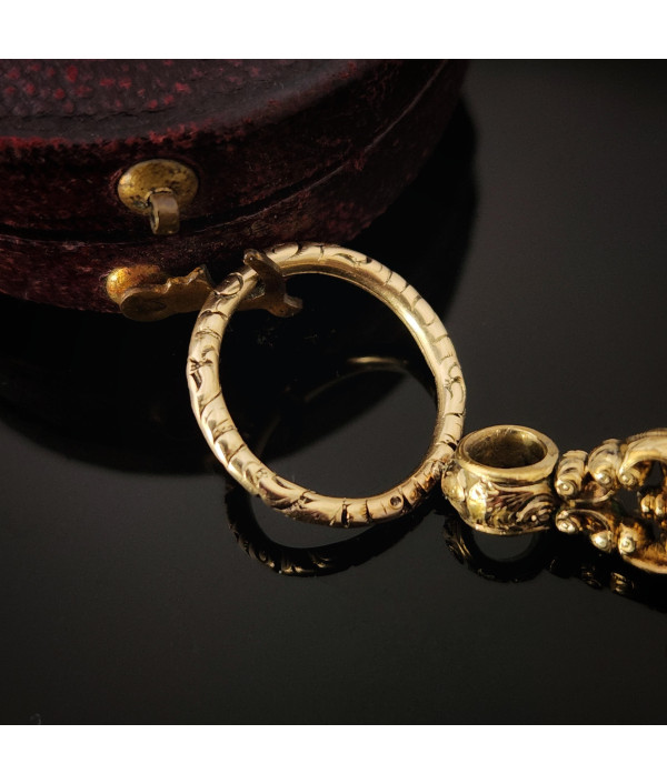 Small Victorian Split Ring in 15k Gold Small Victorian Split Ring in 15k Gold