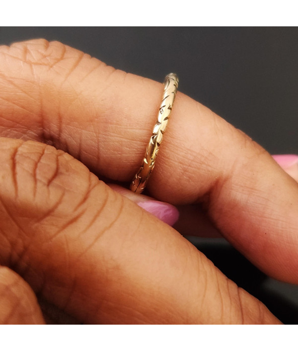 Small Victorian Split Ring in 15k Gold Small Victorian Split Ring in 15k Gold