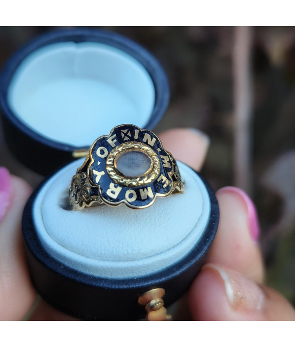 In Memory Of Victorian Mourning Ring in 18K Gold In Memory Of Victorian Mourning Ring in 18K Gold