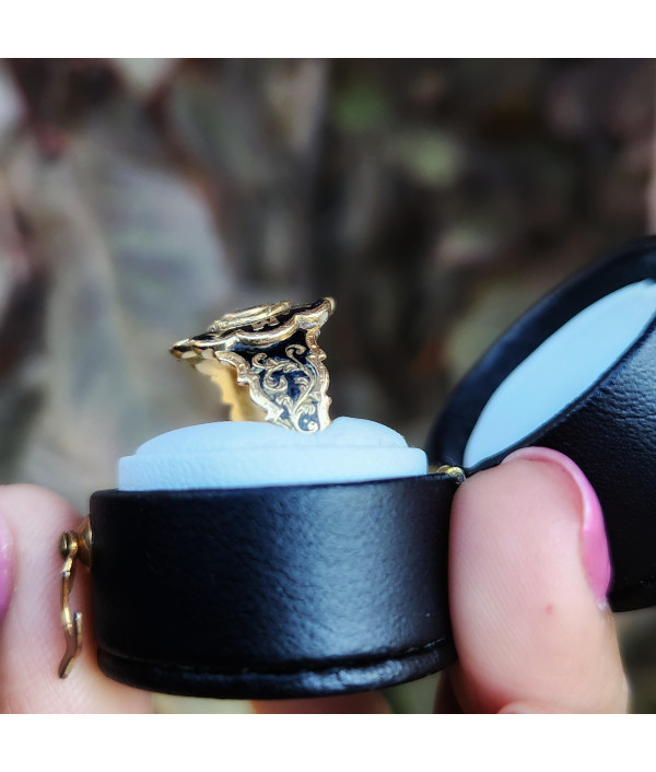 In Memory Of Victorian Mourning Ring in 18K Gold In Memory Of Victorian Mourning Ring in 18K Gold