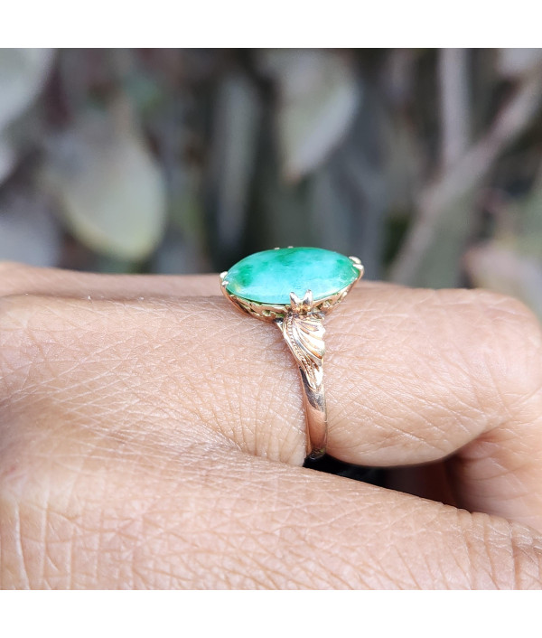 Vintage Jadeite Ring in 18k Yellow Gold Vintage Jadeite Ring in 18k Yellow Gold