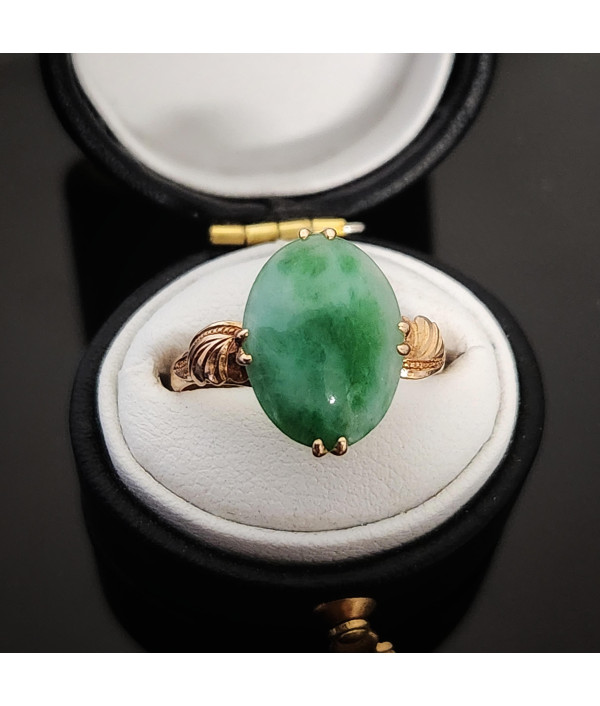 Vintage Jadeite Ring in 18k Ye...