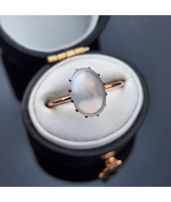 Vintage Moonstone Ring in 9ct Yellow Gol...
