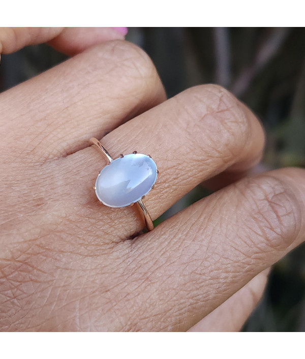 Vintage Moonstone Ring in 9ct Yellow Gold Vintage Moonstone Ring in 9ct Yellow Gold