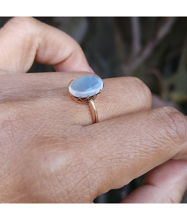 Vintage Moonstone Ring in 9ct Yellow Gold Vintage Moonstone Ring in 9ct Yellow Gold