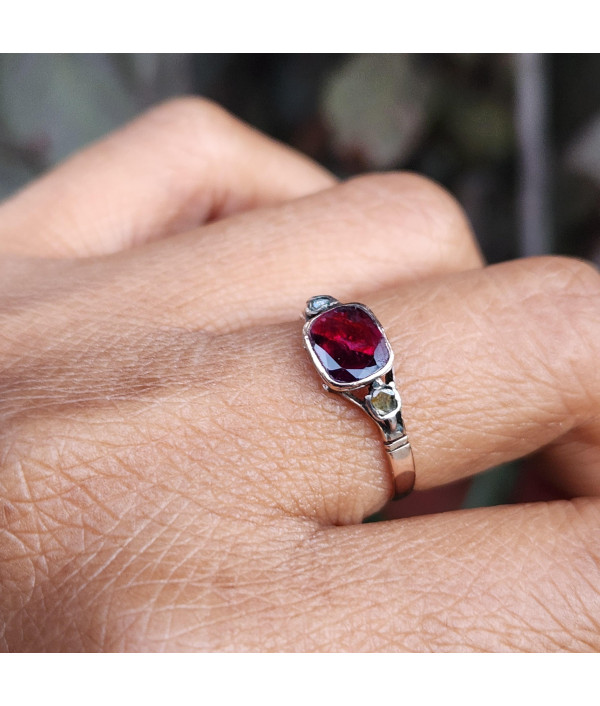 Georgian Foil-backed Flat Cut Garnet Ring in 12K Gold Georgian Foil-backed Flat Cut Garnet Ring in 12K Gold
