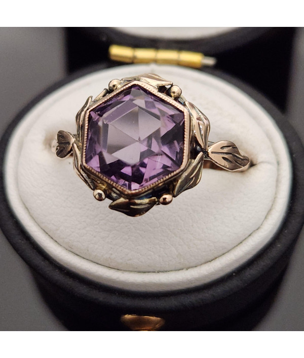 Arts and Crafts Amethyst Ring in 9K Rose Gold Arts and Crafts Amethyst Ring in 9K Rose Gold