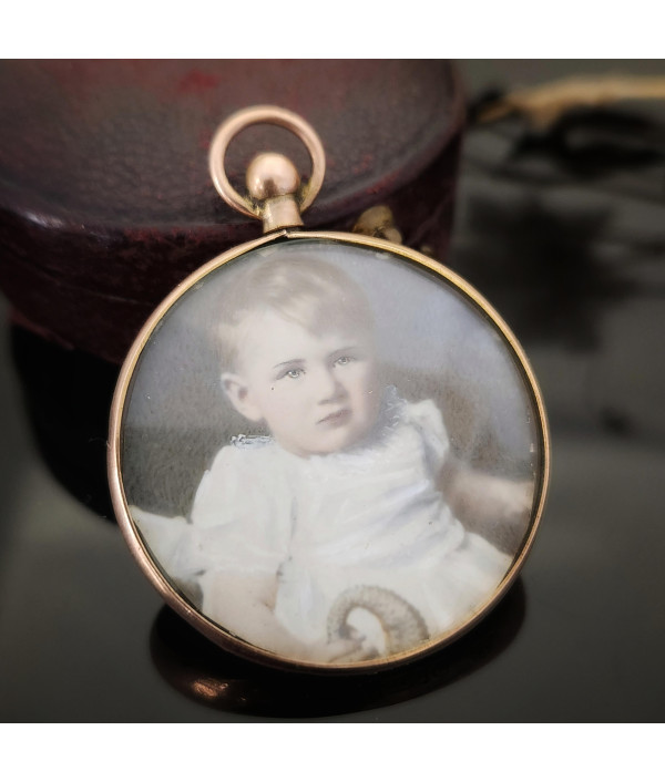 Edwardian Domed Glass Photolocket in 9k Rose Gold