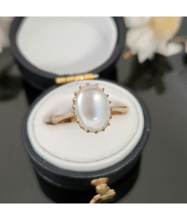 Victorian Moonstone Solitaire in 15k Yellow Gold Victorian Moonstone Solitaire in 15k Yellow Gold