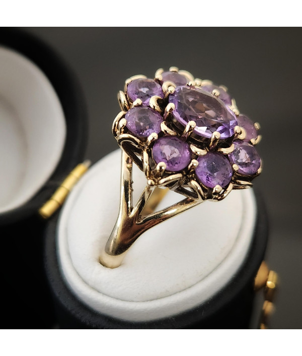 1970s Amethyst Cocktail Ring in 9k Yellow Gold 1970s Amethyst Cocktail Ring in 9k Yellow Gold