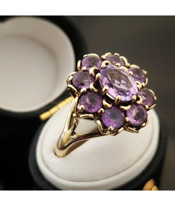 1970s Amethyst Cocktail Ring in 9k Yellow Gold 1970s Amethyst Cocktail Ring in 9k Yellow Gold