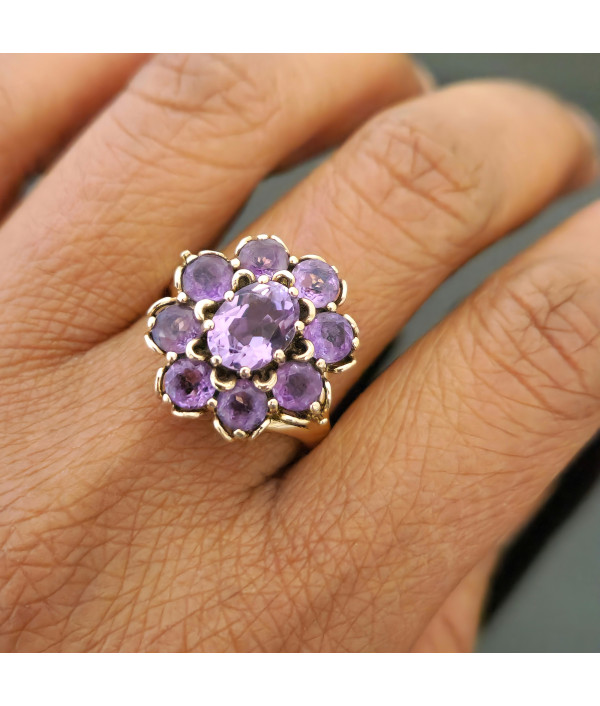 1970s Amethyst Cocktail Ring in 9k Yellow Gold 1970s Amethyst Cocktail Ring in 9k Yellow Gold