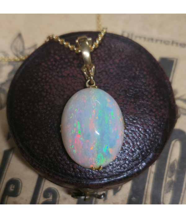 Australian Crystal Opal Pendant in 9k Go...