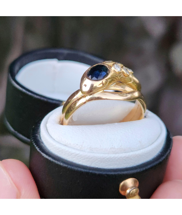 Sapphire and Diamond Serpent Ring in 18k Yellow Gold