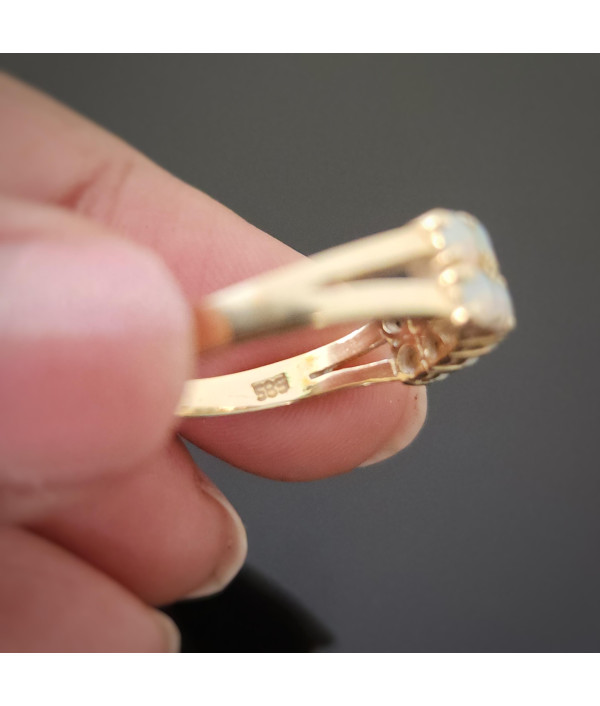 Double-row Australian Opal Ring in 14K Gold Double-row Australian Opal Ring in 14K Gold