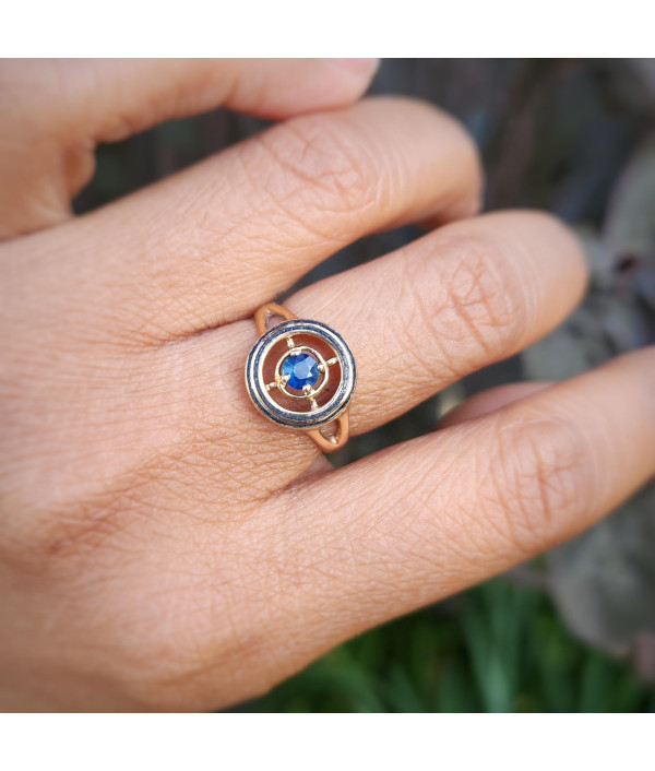 Vintage 10K Gold Sapphire Target Ring with Black Enamel Vintage 10K Gold Sapphire Target Ring with Black Enamel