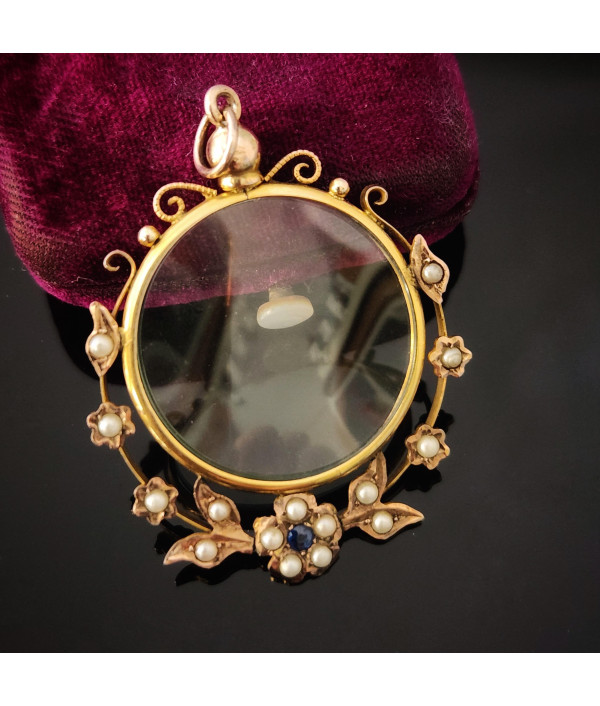 Edwardian Double-Sided Photo Locket in 9K Yellow Gold Edwardian Double-Sided Photo Locket in 9K Yellow Gold
