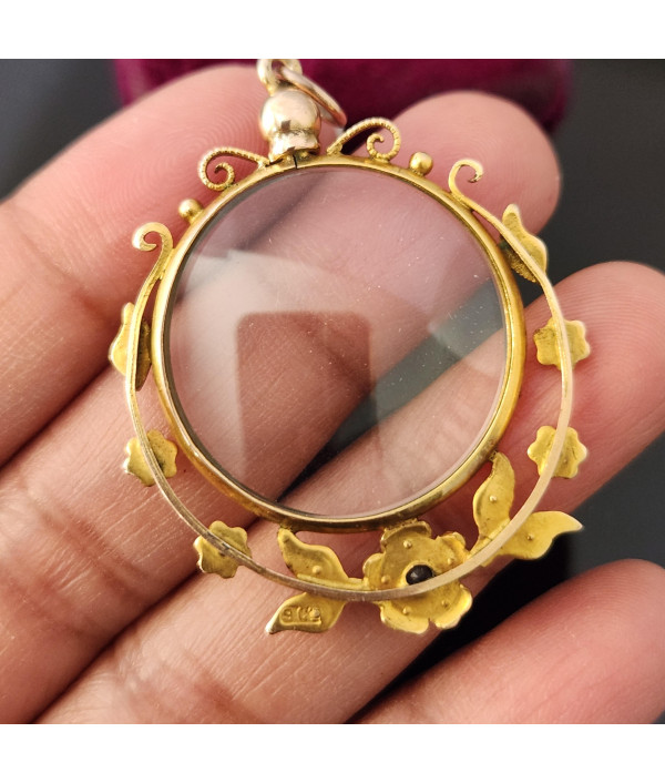 Edwardian Double-Sided Photo Locket in 9K Yellow Gold Edwardian Double-Sided Photo Locket in 9K Yellow Gold