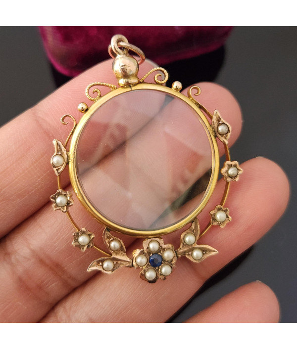 Edwardian Double-Sided Photo Locket in 9K Yellow Gold Edwardian Double-Sided Photo Locket in 9K Yellow Gold