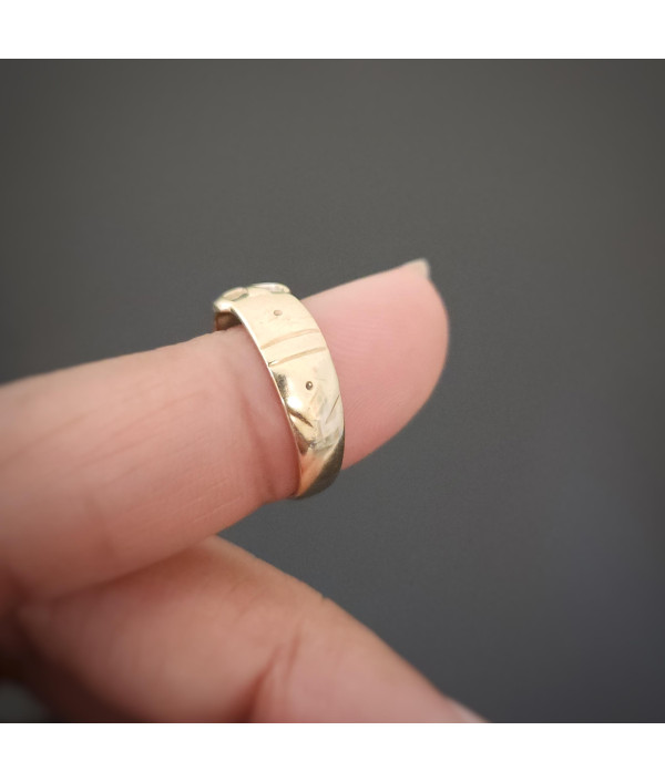1960s Buckle Ring in 9K Yellow Gold 1960s Buckle Ring in 9K Yellow Gold