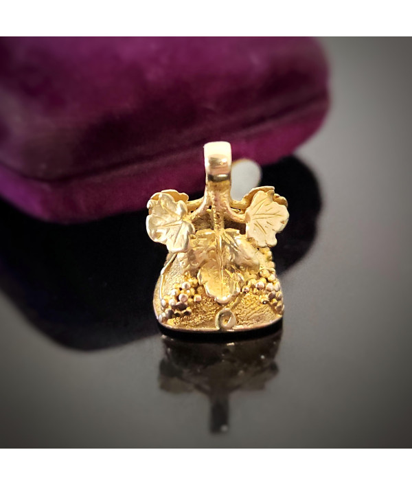 Antique 18ct Gold Fob with Engraved Citr...