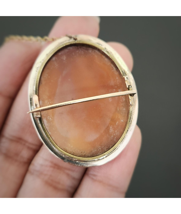 Antique 9ct Gold Shell Cameo Brooch (c. 1880–1910) Antique 9ct Gold Shell Cameo Brooch (c. 1880–1910)