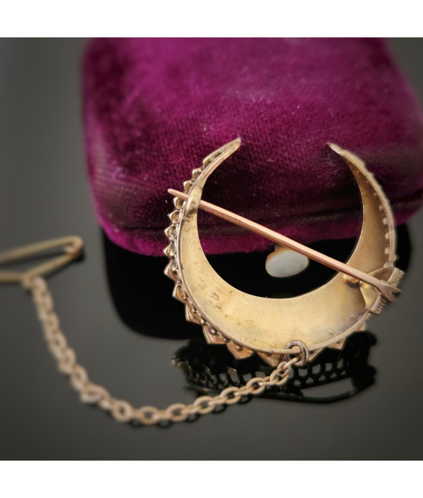 Victorian 18ct Gold Pearl Crescent Moon Brooch – c.1890 Victorian 18ct Gold Pearl Crescent Moon Brooch – c.1890