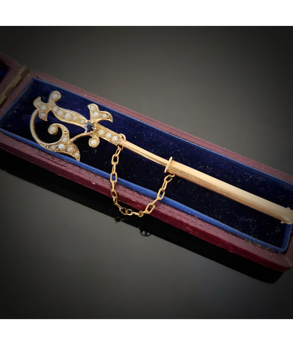Antique 15ct Gold Jabot Pin with Seed Pe...