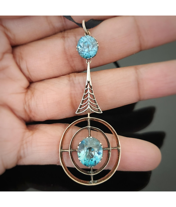 Edwardian Silver & 9ct Gold Blue Zircon Target Pendant – c.1900-1915 Edwardian Silver & 9ct Gold Blue Zircon Target Pendant – c.1900-1915