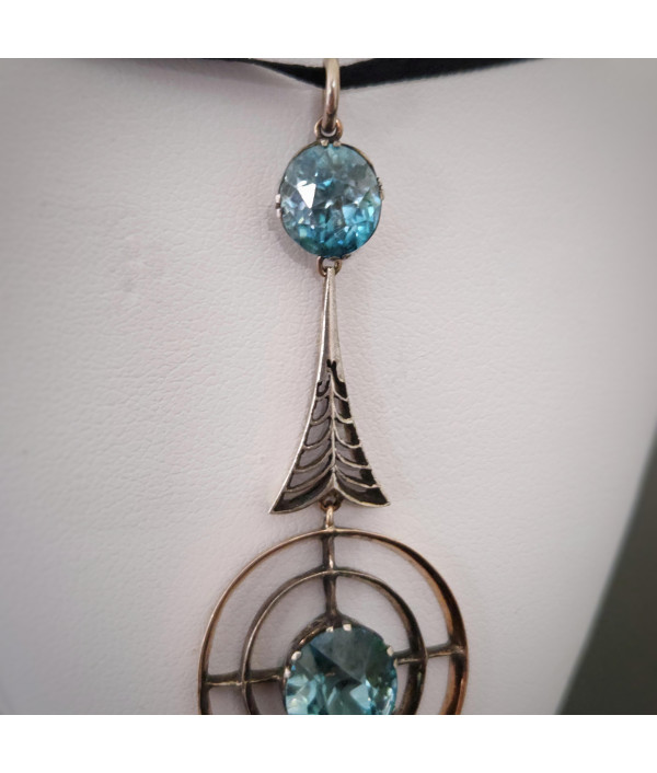 Edwardian Silver & 9ct Gold Blue Zircon Target Pendant – c.1900-1915 Edwardian Silver & 9ct Gold Blue Zircon Target Pendant – c.1900-1915