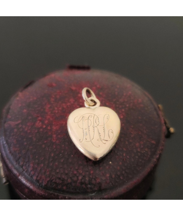 Antique Engraved Heart Pendant in 9K Rose Gold– Monogram HRL