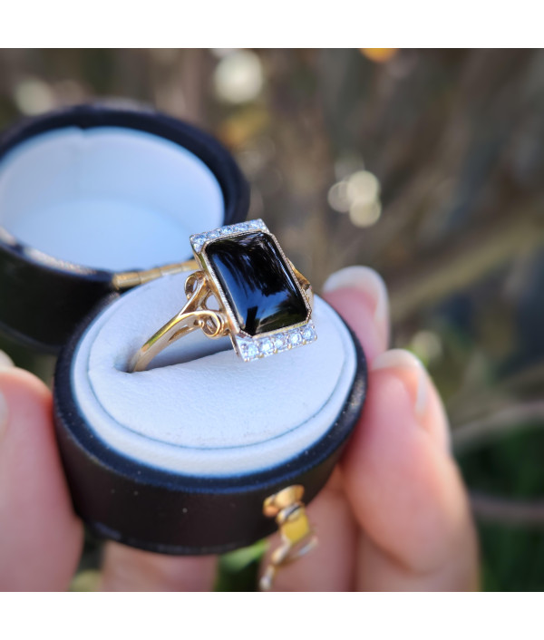 Onyx and Diamond Ring in 9K Yellow Gold Onyx and Diamond Ring in 9K Yellow Gold
